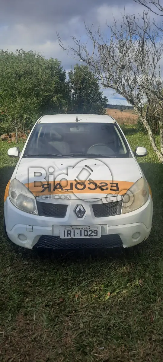 LOTE 008 - Veículo marca/modelo: RENAULT/SANDERO EXP 16 Ano: 2010/2011