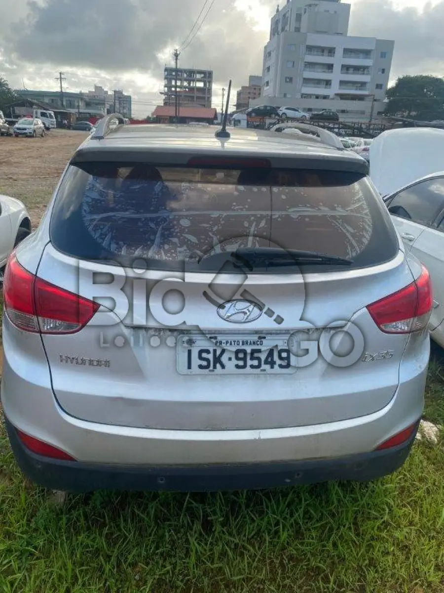 LOTE 004 - Espécie: MISTO / Marca: I / Modelo: HYUNDAI IX35 2.0 / Placa: ISK9549 / UF: PR / Município: Pato Branco / Ano fabricação: 2011 / Ano modelo: 2011 / Cor: PRATA / Chassi: KMHJU81BBCU325985 / Motor: G4KDBU413186 / RENAVAM: 00373829264