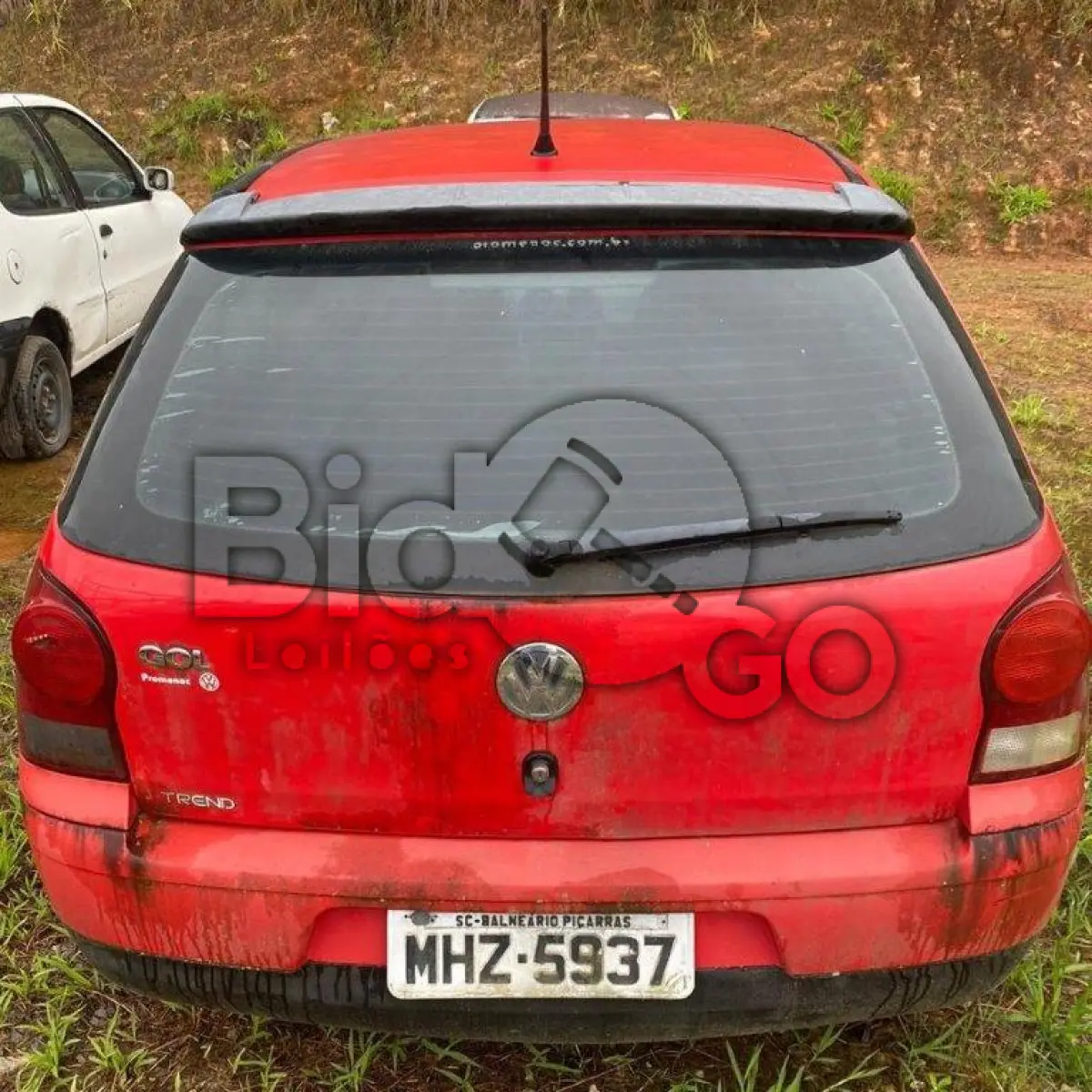 LOTE 015 - Espécie: PASSAGEIRO / Marca: VW / Modelo: GOL 1.0 GIV / Placa: MHZ5937   /   UF: SC / Município: Balneário Piçarras / Ano fabricação: 2010 / Ano modelo: 2010 / Cor: VERMELHA / Chassi: 9BWAA05W6BP035866 / Motor: CCP219247 / RENAVAM: 00230912532