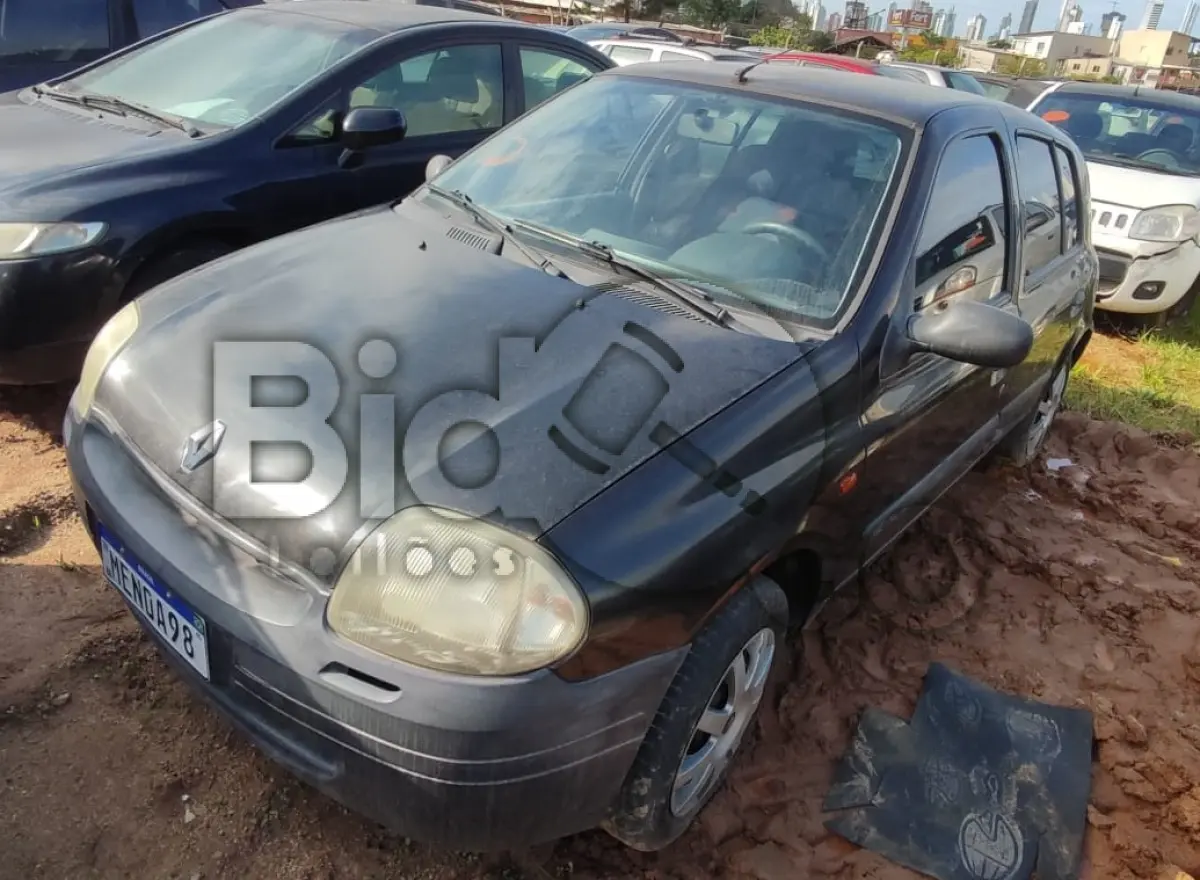 LOTE 002 - Espécie: PASSAGEIRO / Marca: RENAULT / Modelo: CLIO RL 1.0 / Placa: MEN0A98 / UF: SC/ Município:  Balneário Camboriú / Ano fabricação: 2001 / Ano modelo: 2001 / Cor: PRETA / Chassi: 93YBB0Y052J319069 / Motor: D7DC760F036811 / RENAVAM: 00777511606