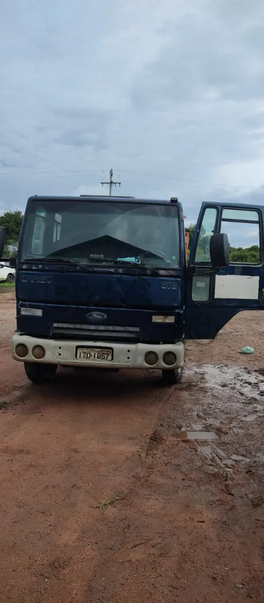 LOTE 005 - Veículo marca/modelo: FORD/C816 S TOPLINE CD Ano/modelo: 2012/2013