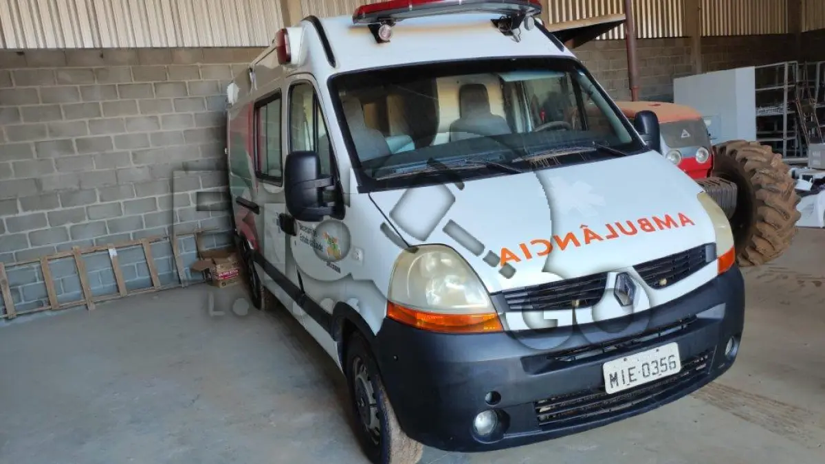 LOTE 017 - AMBULÂNCIA RENAULT/MASTERAMB RONTAN,Fabricação/Modelo: 2010/2010