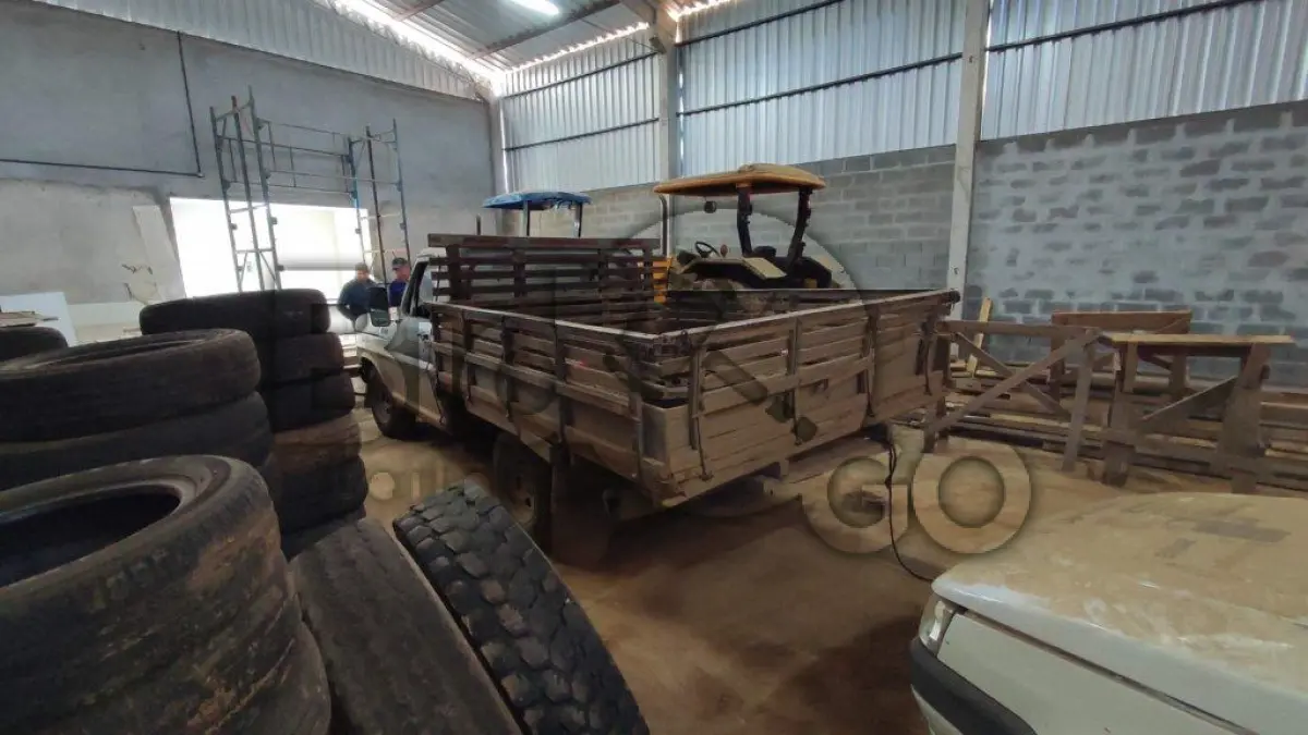 LOTE 001 - CAMIONETA FORD/F1000, Fabricação/Modelo: 1987/1987
