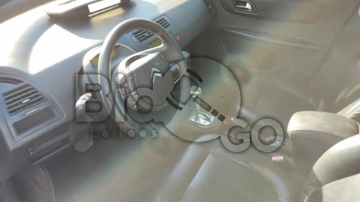 LOTE 009 - AUTOMOVEL I/CITROEN C4 20GLXA5P F, Fabricação/Modelo: 2010/2010