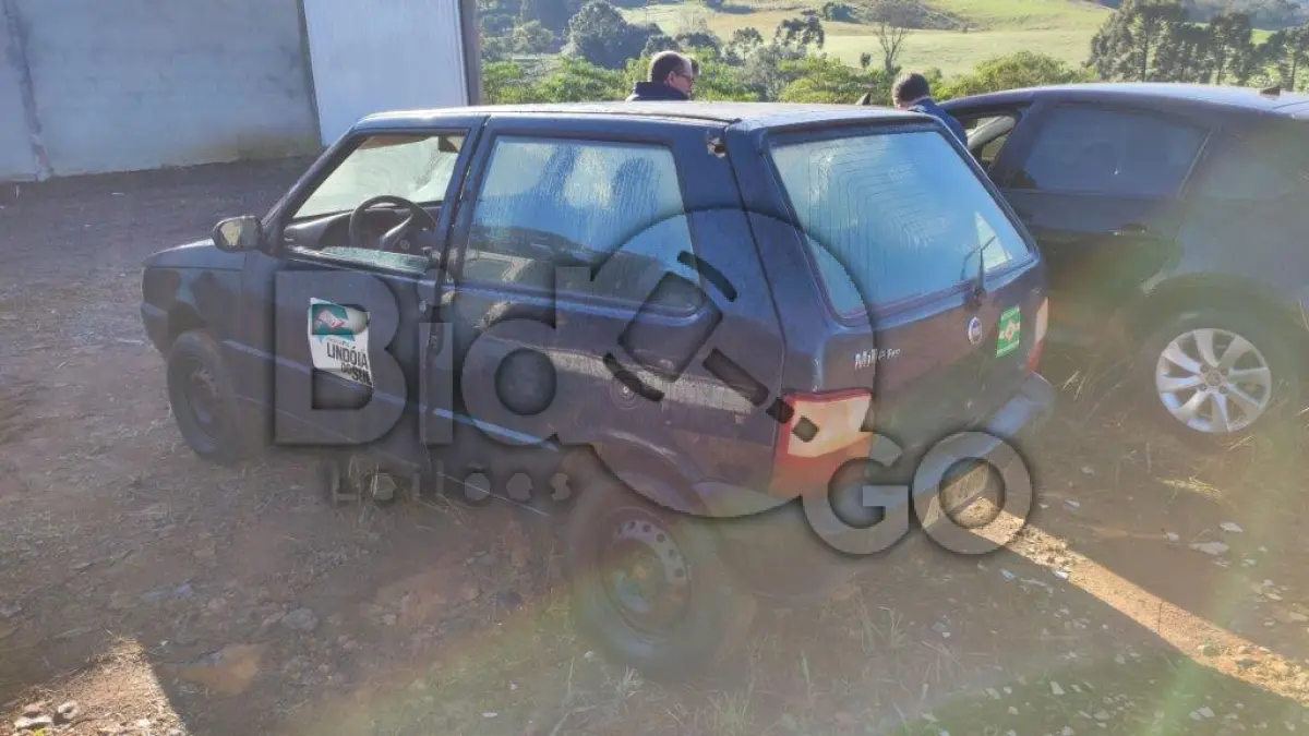 LOTE 005 - AUTOMÓVEL FIAT/UNO MILLE FIRE FLEX, Fabricação/Modelo:
2006/2007
