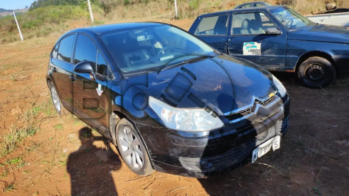 LOTE 009 - AUTOMOVEL I/CITROEN C4 20GLXA5P F, Fabricação/Modelo: 2010/2010