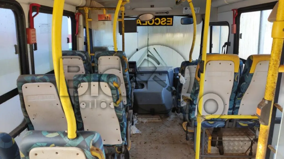 LOTE 018 - ÔNIBUS ESCOLAR VW 15.190/INDUSCAR FOZ 2500, Fabricação/Modelo: 2009/2009