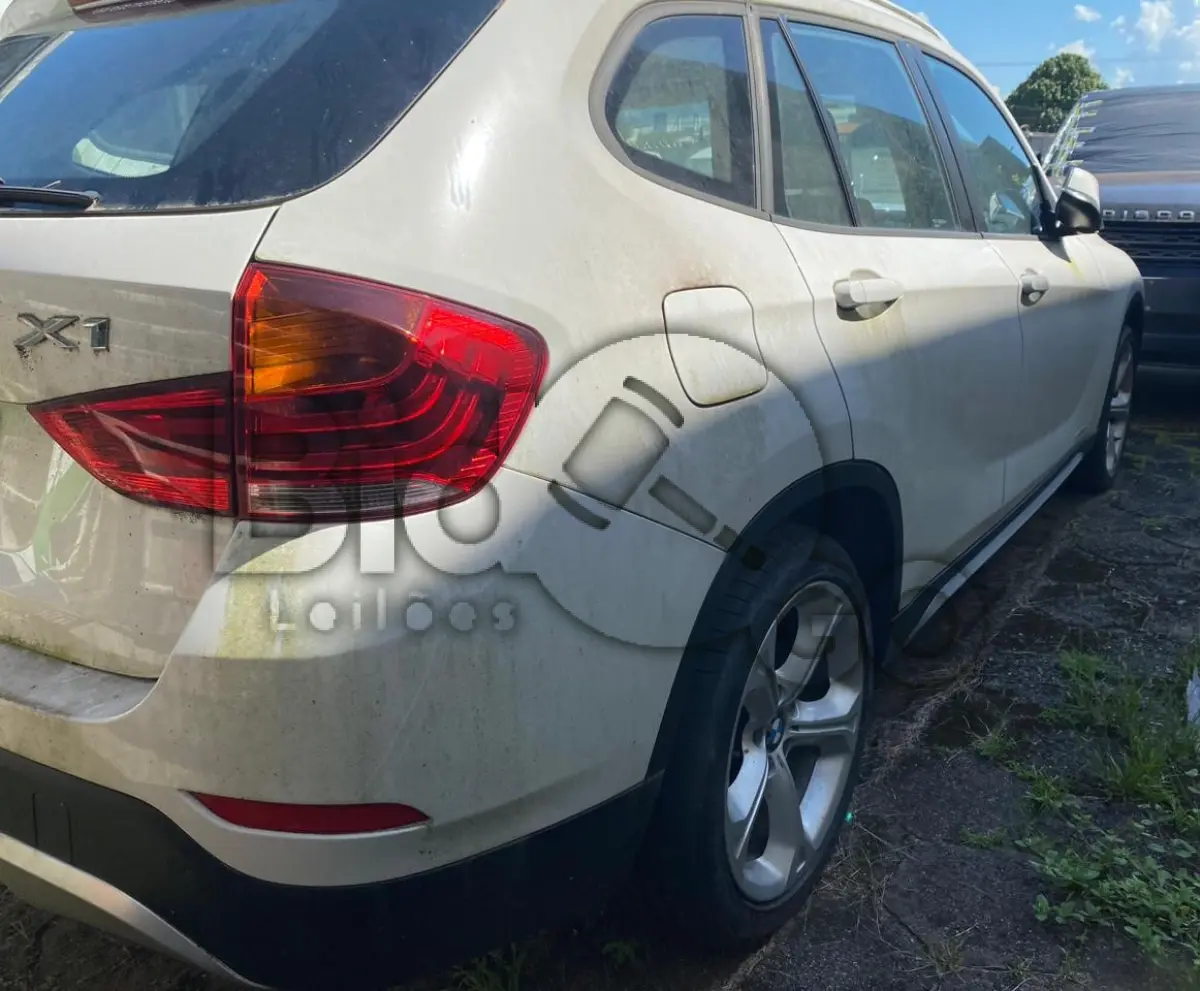 LOTE 001 - BMW X1 SDRIVE20I VL91  / Ano fabricação: 2014 / Ano modelo: 2014 / Cor: BRANCA