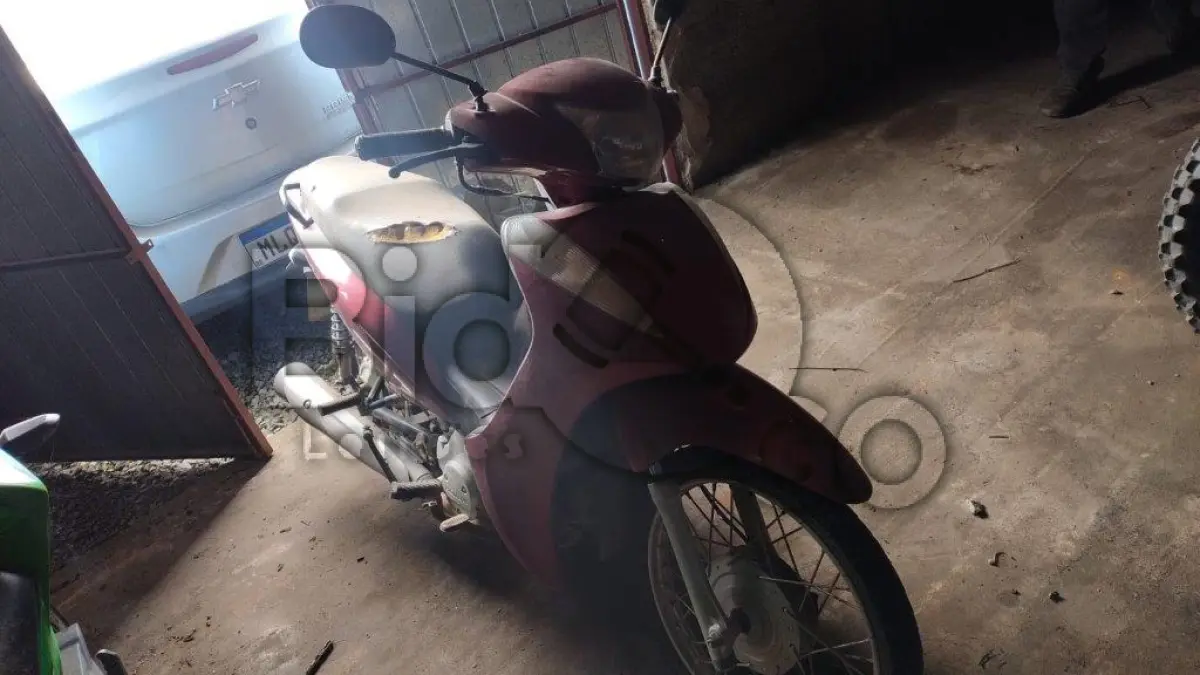 LOTE 034 - Espécie: PASSAGEIRO / Marca: HONDA / Modelo: BIZ 125 ES / Placa: MLN5484 / UF: SC / Município: Mafra / Ano fabricação: 2013 / Ano modelo: 2013 / Cor: VERMELHA / Chassi: 9C2JC4820DR516774 / Motor: JC48E2D516774 RENAVAM: 00554024225