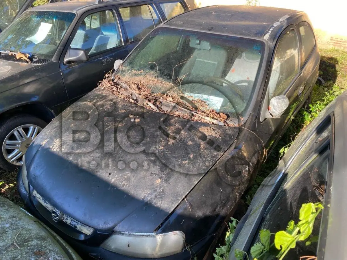 LOTE 007 - Espécie: PASSAGEIRO / Marca: GM / Modelo: CELTA / Placa: MBO0133 / UF: SC / Município: Chapecó / Ano fabricação: 2002 / Ano modelo: 2002 / Cor: PRETA / Chassi: 9BGRD08Z02G167863 / Motor: DJ0118977 / RENAVAM: 00781684889