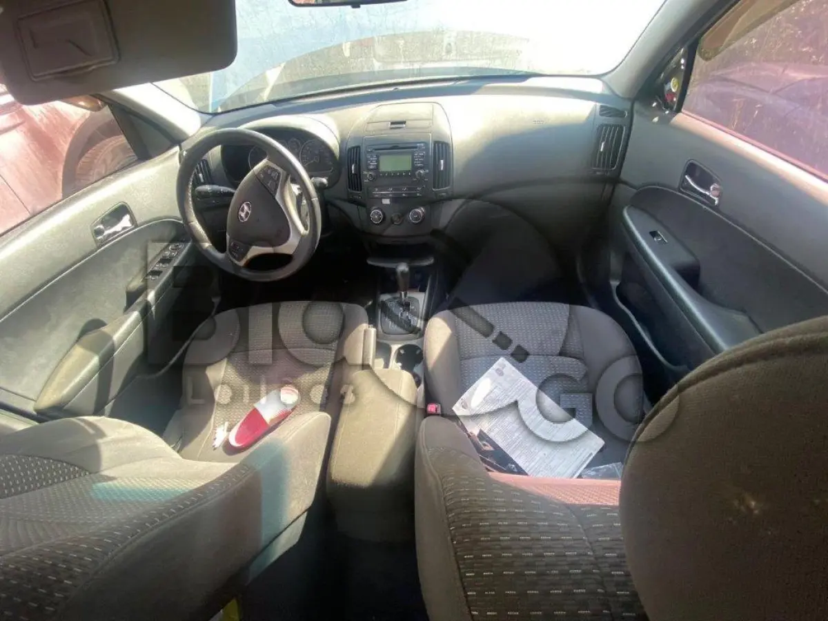 LOTE 021 - Espécie: PASSAGEIRO / Marca: HYUNDAI / Modelo: I30 2.0 / Placa: EMJ9586 / UF: SP / Município: São Paulo / Ano fabricação: 2009 / Ano modelo: 2009 / Cor: PRATA / Chassi: KMHDC51EBAU205183 / Motor: G4GC9620493 / RENAVAM: 00188802738