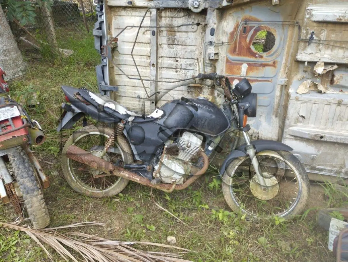 LOTE 031 - Espécie: PASSAGEIRO / Marca: HONDA / Modelo: CG 125 FAN / Placa: MEL3143 / UF: PB Município:Massaranduba / Ano fabricação: 2007 / Ano modelo: 2007 / Cor: PRETA / Chassi: 9C2JC30708R052816 / Motor: JC30E78052816 / RENAVAM: 00955187176