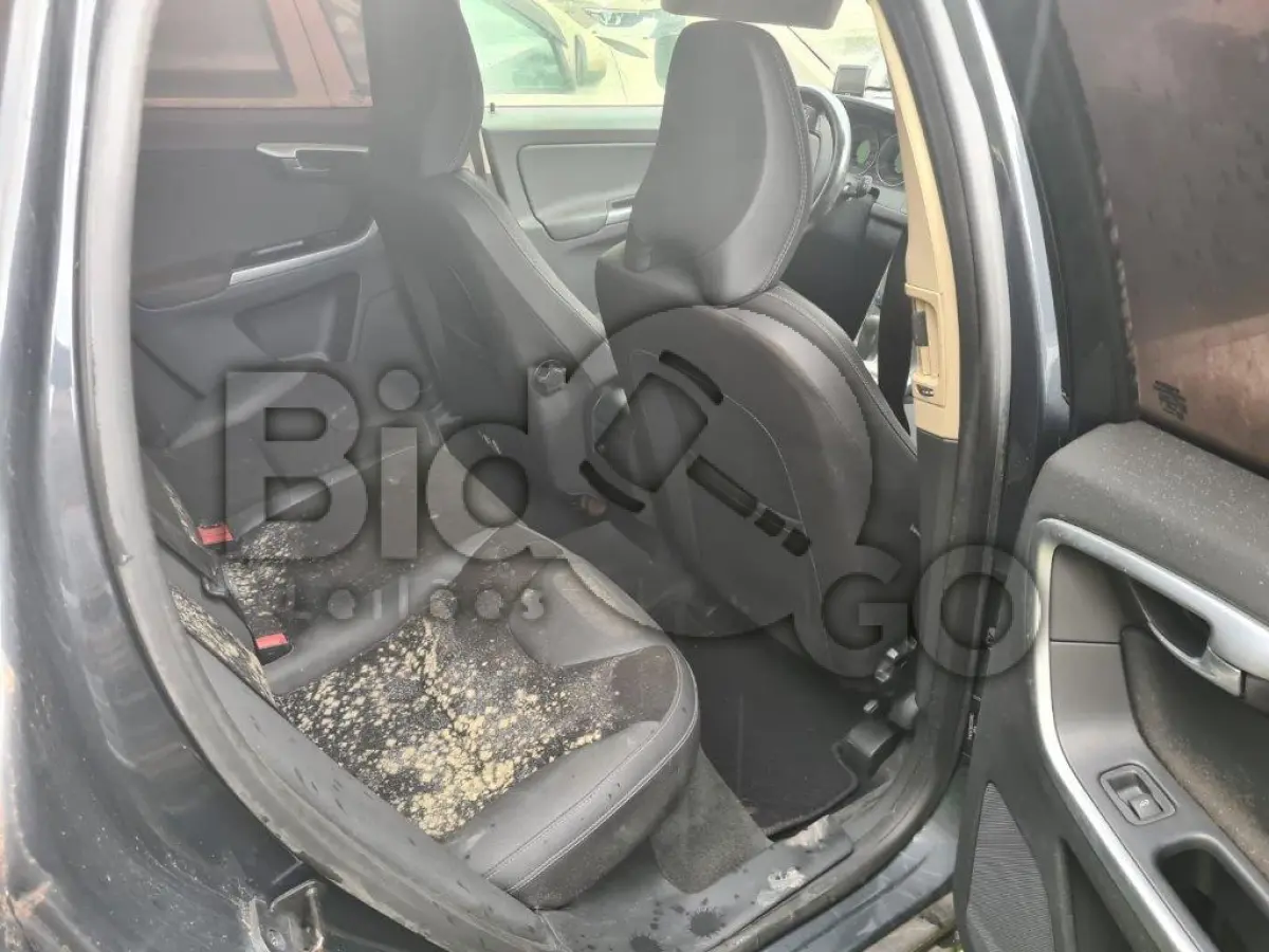 LOTE 028 - Espécie: MISTO / Marca: VOLVO / Modelo: VOLVO XC60 2.0 T5 COMF / Placa: EYL8665 / UF: SC / Município: Joinville / Ano fabricação: 2011 / Ano modelo: 2011 / Cor: BRANCA / Chassi: YV1DZ475BC2259862 / Motor: B4204T71042667 / RENAVAM: 00379419939