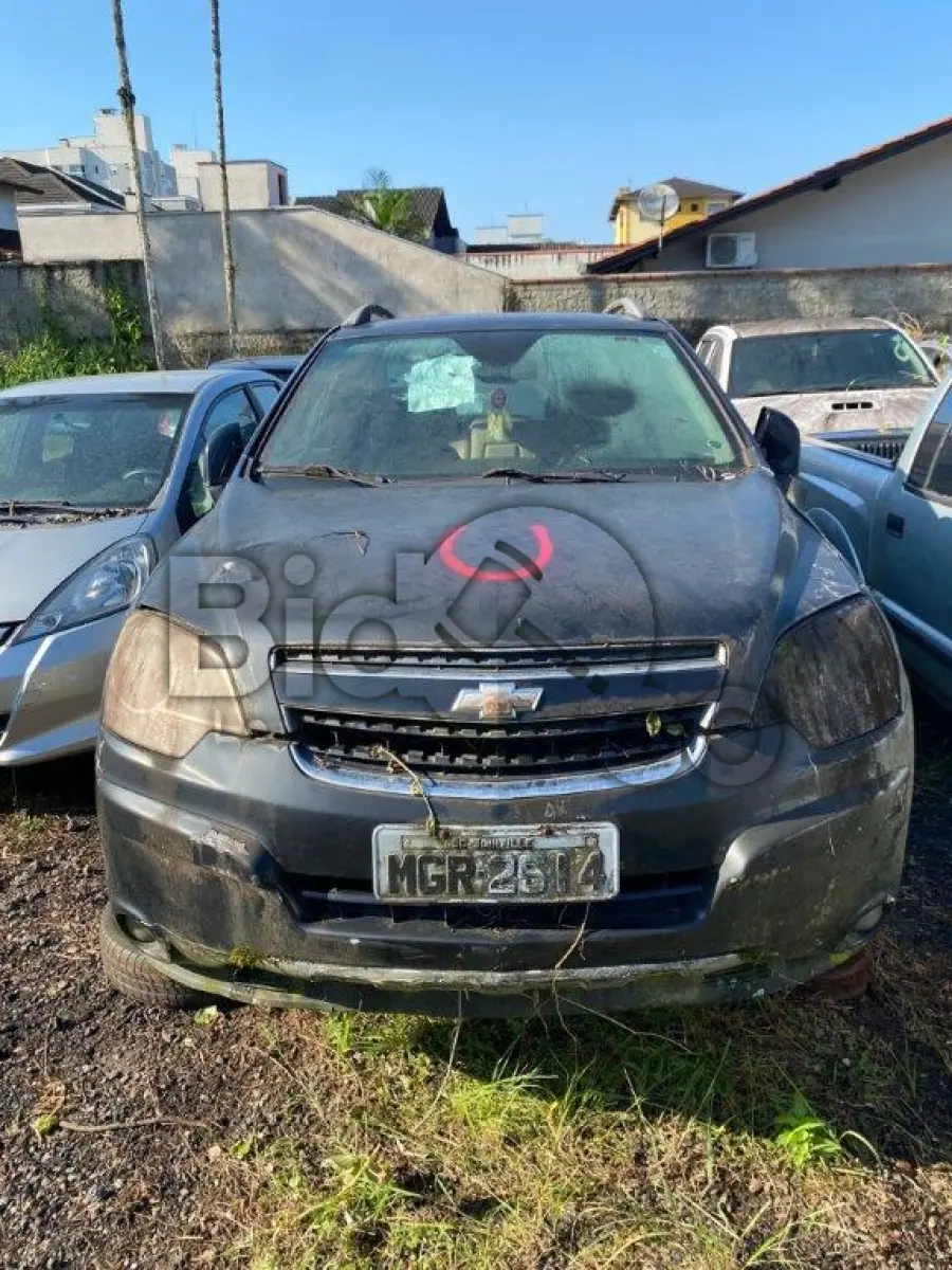 LOTE 011 - Espécie: MISTO / Marca: I / Modelo: GM CAPTIVA SPORT AWD / Placa: MGR2614 / UF: SC / Município: Joinville / Ano fabricação: 2009 / Ano modelo: 2009 / Cor: PRETA / Chassi: 3GNDL63709S616430 / Motor: N9S616430 / RENAVAM: 141949090