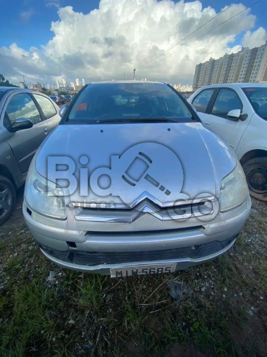 LOTE 043 - Espécie: PASSAGEIRO / Marca: I / Modelo: CITROEN C4 20EXC5P F / Placa: MIW5685 / UF: SC / Município: Joinville / Ano fabricação: 2010 / Ano modelo: 2011 / Cor: PRATA / Chassi: 8BCLCRFJYBG529374 / Motor: 10TWAB0063936 RENAVAM: 00338612661
