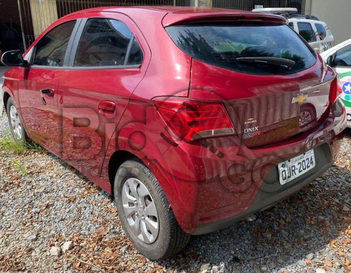 LOTE 025 - Espécie: PASSAGEIRO / Marca: CHEVROLET / Modelo: ONIX 1.0MT LT / Placa: QJR2024 / UF: SC / Município: Araranguá / Ano fabricação: 2019 / Ano modelo: 2019 / Cor: VERMELHA / Chassi: 9BGKS48U0KG366677 / Motor: JTSSH2513 / RENAVAM: 01193023219