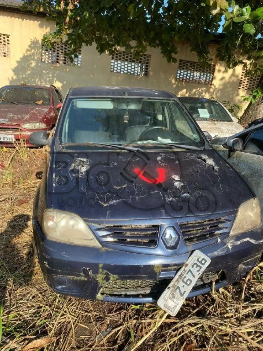 LOTE 010 - Espécie: PASSAGEIRO / Marca: RENAULT / Modelo: LOGAN EXP 1016V / Placa: LKZ6736 / UF: SC / Município: Joinville / Ano fabricação: 2009 / Ano modelo: 2010 / Cor: AZUL / Chassi: 93YLSR7GHAJ320671 / Motor:D4DH760Q066481 RENAVAM: 00169654192