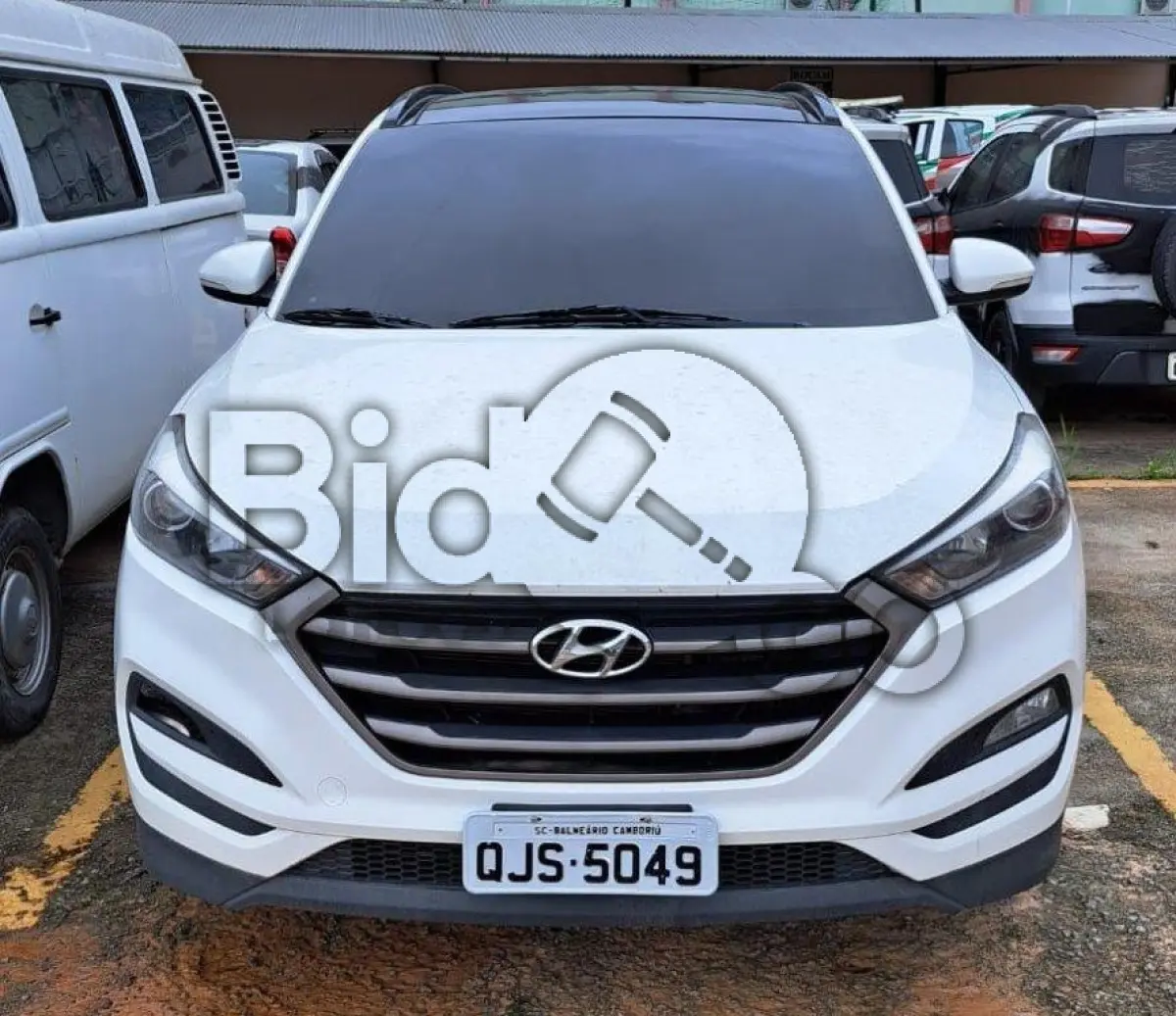 LOTE 040 - Espécie: MISTO / Marca: HYUNDAI / Modelo: TUCSON TURBO GLS / Placa: QJS5049 / UF: SC / Município: Balneário Camboriú / Ano fabricação: 2018 / Ano modelo: 2018 / Cor: BRANCA / Chassi: 95PJ3812GKB009656 / Motor: G4FJJU386922 / RENAVAM: 01172600004