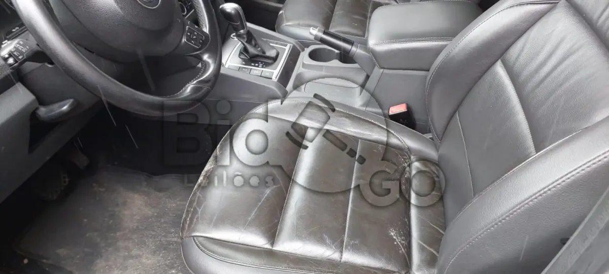 LOTE 008 - VW AMAROK CD 4X4 HIGH / Placa: QGA8G08 / Ano fabricação: 2014 / Ano
modelo: 2014 / Cor: BRANCA 