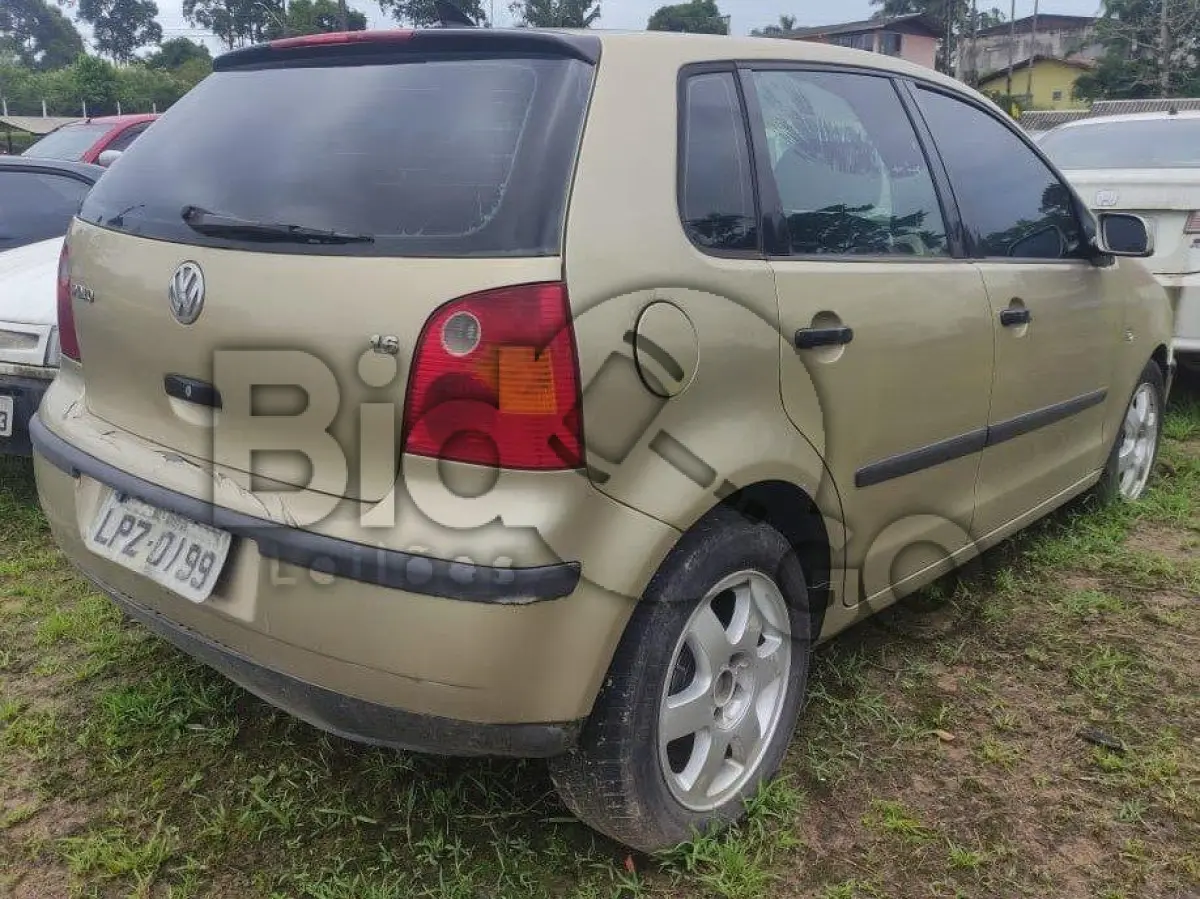 LOTE 044 - Espécie: PASSAGEIRO / Marca: VW / Modelo: POLO 1.6 / Placa: LPZ0199 / UF: SC / Município: Gaspar / Ano fabricação: 2004 / Ano modelo: 2004 / Cor: BEGE / Chassi: 9BWHB09N34P017227 / Motor: BAH147845 / RENAVAM: 00820837342