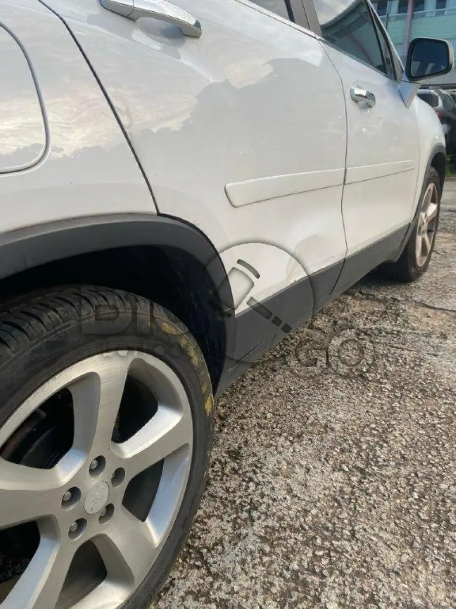 LOTE 054 - Espécie: MISTO / Marca: CHEVROLET / Modelo: TRACKER LTZ AT / Placa: GHJ2J80 / UF: SC / Município: Camboriú / Ano fabricação: 2016 / Ano modelo: 2016 / Cor: BRANCA / Chassi: 3GNCJ8EWXGL271030 / Motor: CGL271030 / RENAVAM: 01107458207