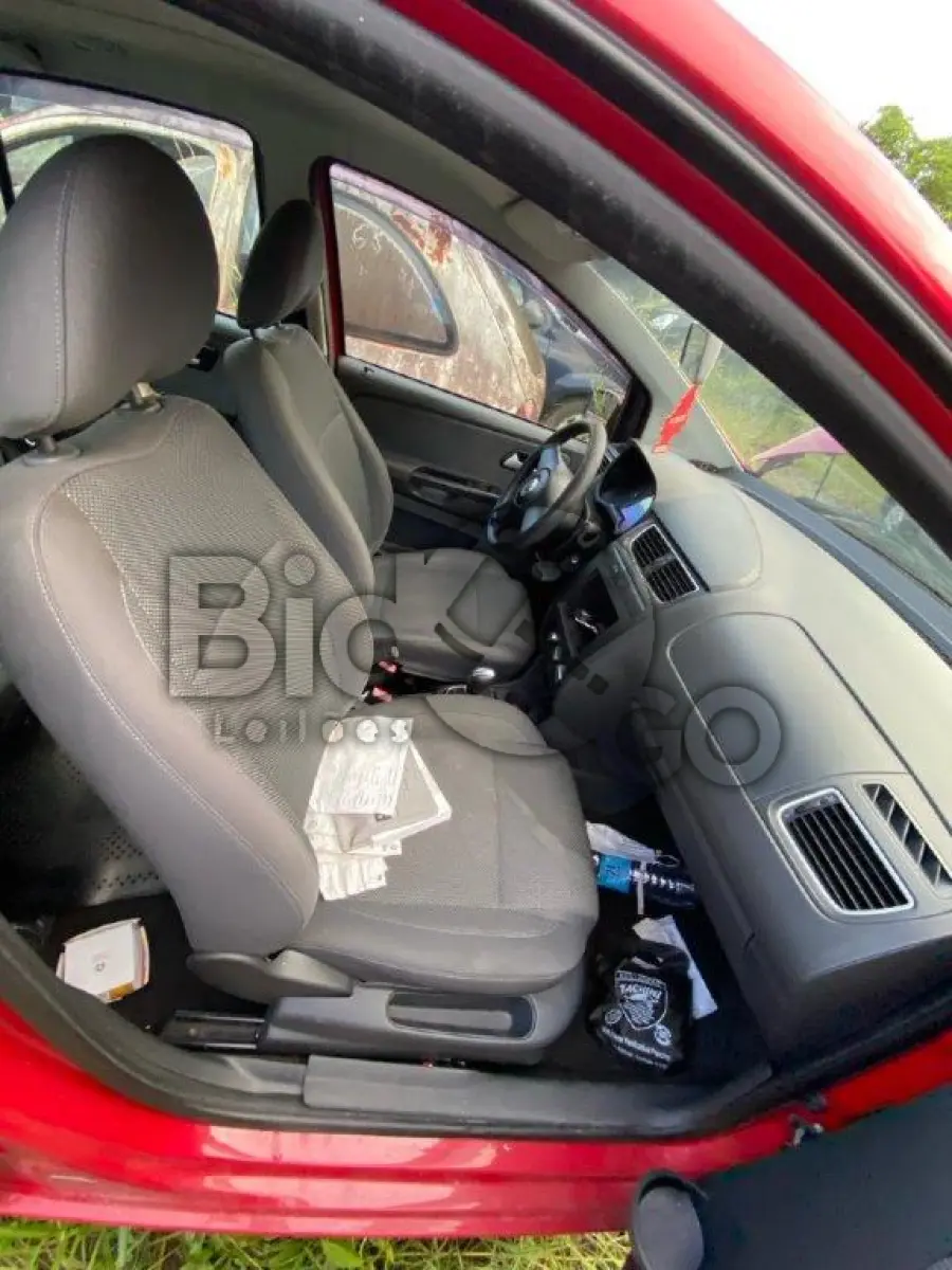 LOTE 003 - Espécie: PASSAGEIRO / Marca: VW / Modelo: FOX 1.6 GII / Placa: LLJ9516 / UF: SC / Município: Joinville / Ano fabricação: 2010 / Ano modelo: 2010 / Cor: VERMELHA / Chassi: 9BWAB05Z8B4132270 / Motor: CCR460810 / RENAVAM: 00283759259