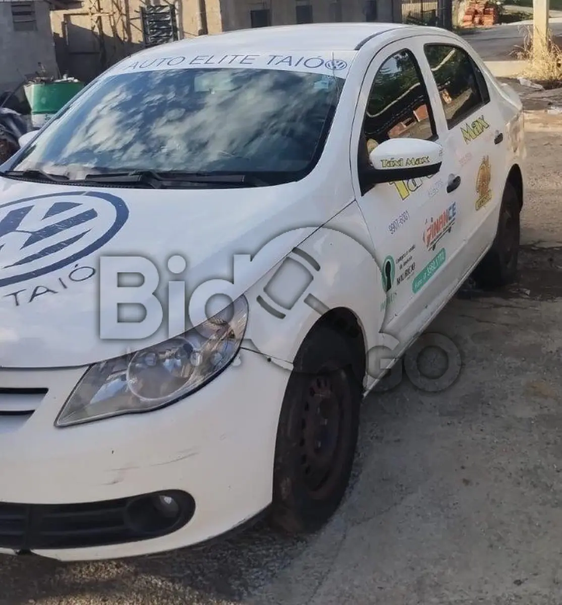 LOTE 047 - Espécie: PASSAGEIRO / Marca: VW / Modelo: VOYAGE 1.6 / Placa: MJP8861 / UF: SC / Município: Taió / Ano fabricação: 2012 / Ano modelo: 2012 / Cor: BRANCA / Chassi: 9BWDB05U5CT197781 / Motor: CCRY07856 / RENAVAM: 00451238095