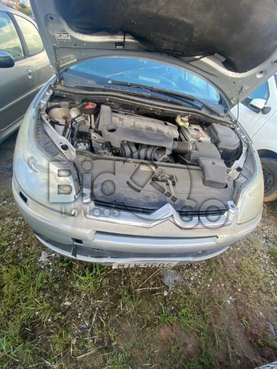 LOTE 043 - Espécie: PASSAGEIRO / Marca: I / Modelo: CITROEN C4 20EXC5P F / Placa: MIW5685 / UF: SC / Município: Joinville / Ano fabricação: 2010 / Ano modelo: 2011 / Cor: PRATA / Chassi: 8BCLCRFJYBG529374 / Motor: 10TWAB0063936 RENAVAM: 00338612661