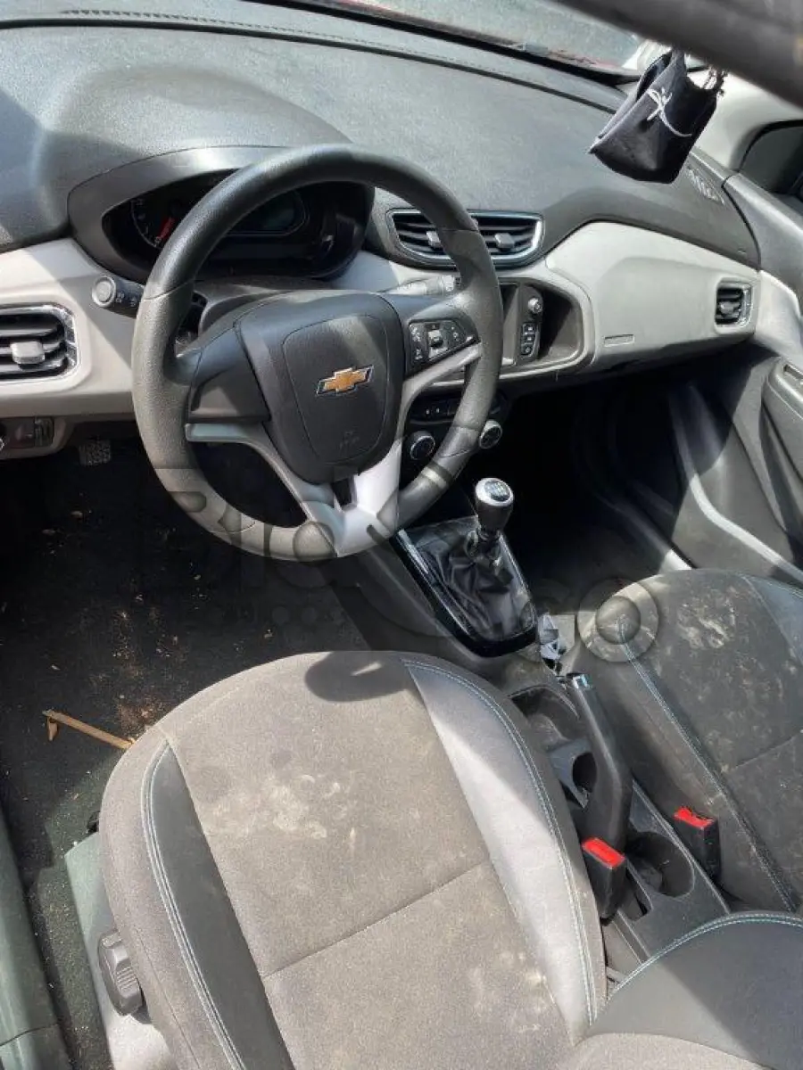 LOTE 025 - Espécie: PASSAGEIRO / Marca: CHEVROLET / Modelo: ONIX 1.0MT LT / Placa: QJR2024 / UF: SC / Município: Araranguá / Ano fabricação: 2019 / Ano modelo: 2019 / Cor: VERMELHA / Chassi: 9BGKS48U0KG366677 / Motor: JTSSH2513 / RENAVAM: 01193023219