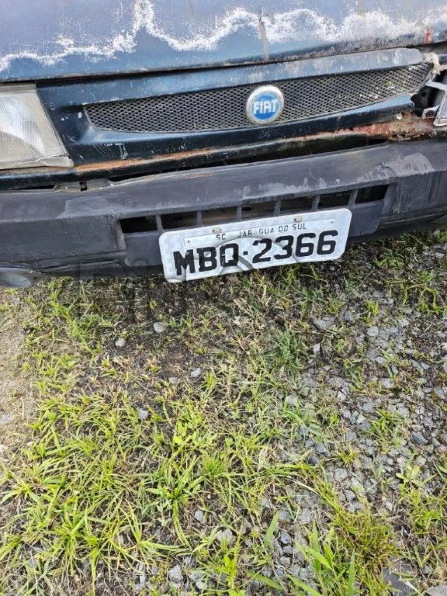 LOTE 017 - Espécie: PASSAGEIRO / Marca: FIAT / Modelo: UNO MILLE FIRE / Placa: MBQ2366 / UF: SC / Município: Jaraguá do Sul / Ano fabricação: 2001 / Ano modelo: 2001 / Cor: VERDE / Chassi: 9BD15822524298275 / Motor:178D90115217290 RENAVAM: 00765321823