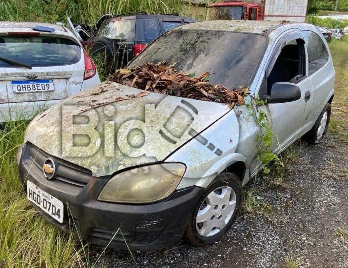 LOTE 002 - Espécie: PASSAGEIRO / Marca: GM / Modelo: CELTA 2P LIFE / Placa: HGO0704 / UF: PR / Município: Colombo / Ano fabricação: 2007 / Ano modelo: 2007 / Cor: PRATA / Chassi: 9BGRZ08908G124171 / Motor: Q30015488 / RENAVAM: 00925913260