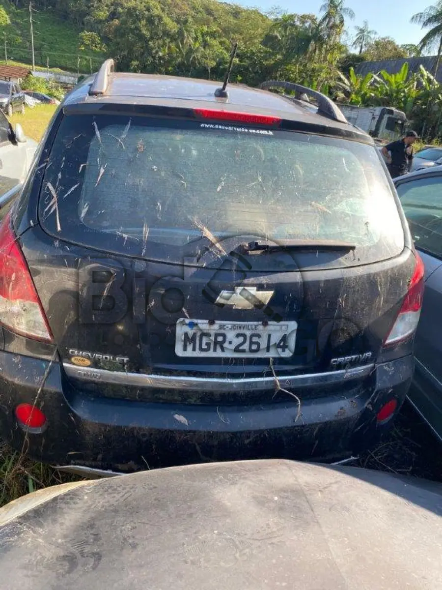 LOTE 011 - Espécie: MISTO / Marca: I / Modelo: GM CAPTIVA SPORT AWD / Placa: MGR2614 / UF: SC / Município: Joinville / Ano fabricação: 2009 / Ano modelo: 2009 / Cor: PRETA / Chassi: 3GNDL63709S616430 / Motor: N9S616430 / RENAVAM: 141949090