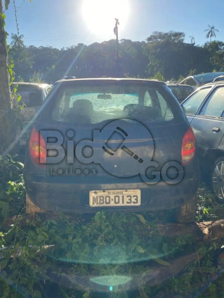 LOTE 007 - Espécie: PASSAGEIRO / Marca: GM / Modelo: CELTA / Placa: MBO0133 / UF: SC / Município: Chapecó / Ano fabricação: 2002 / Ano modelo: 2002 / Cor: PRETA / Chassi: 9BGRD08Z02G167863 / Motor: DJ0118977 / RENAVAM: 00781684889