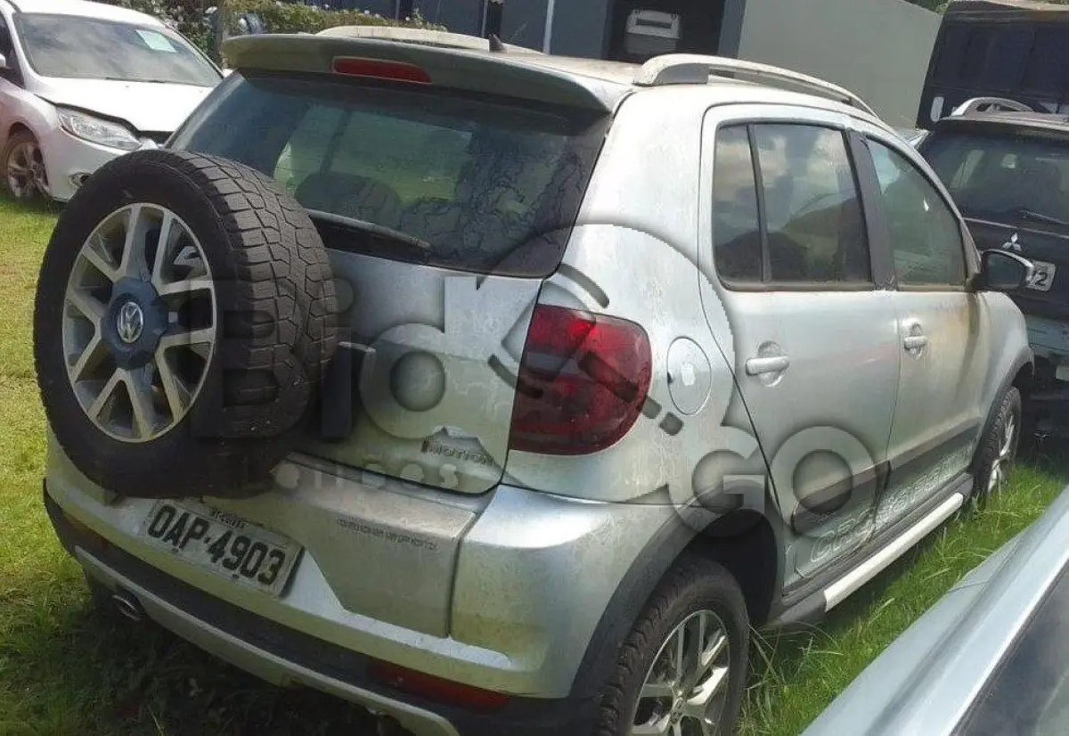 LOTE 032 - Espécie: PASSAGEIRO / Marca: VW / Modelo: CROSSFOX GII / Placa: OAP4903 / UF: MT / Município: Cuiabá / Ano fabricação: 2012 / Ano modelo: 2012 / Cor: PRATA / Chassi: 9BWAB45Z4D4003503 / Motor: CCRN08766 / RENAVAM: 00468549633