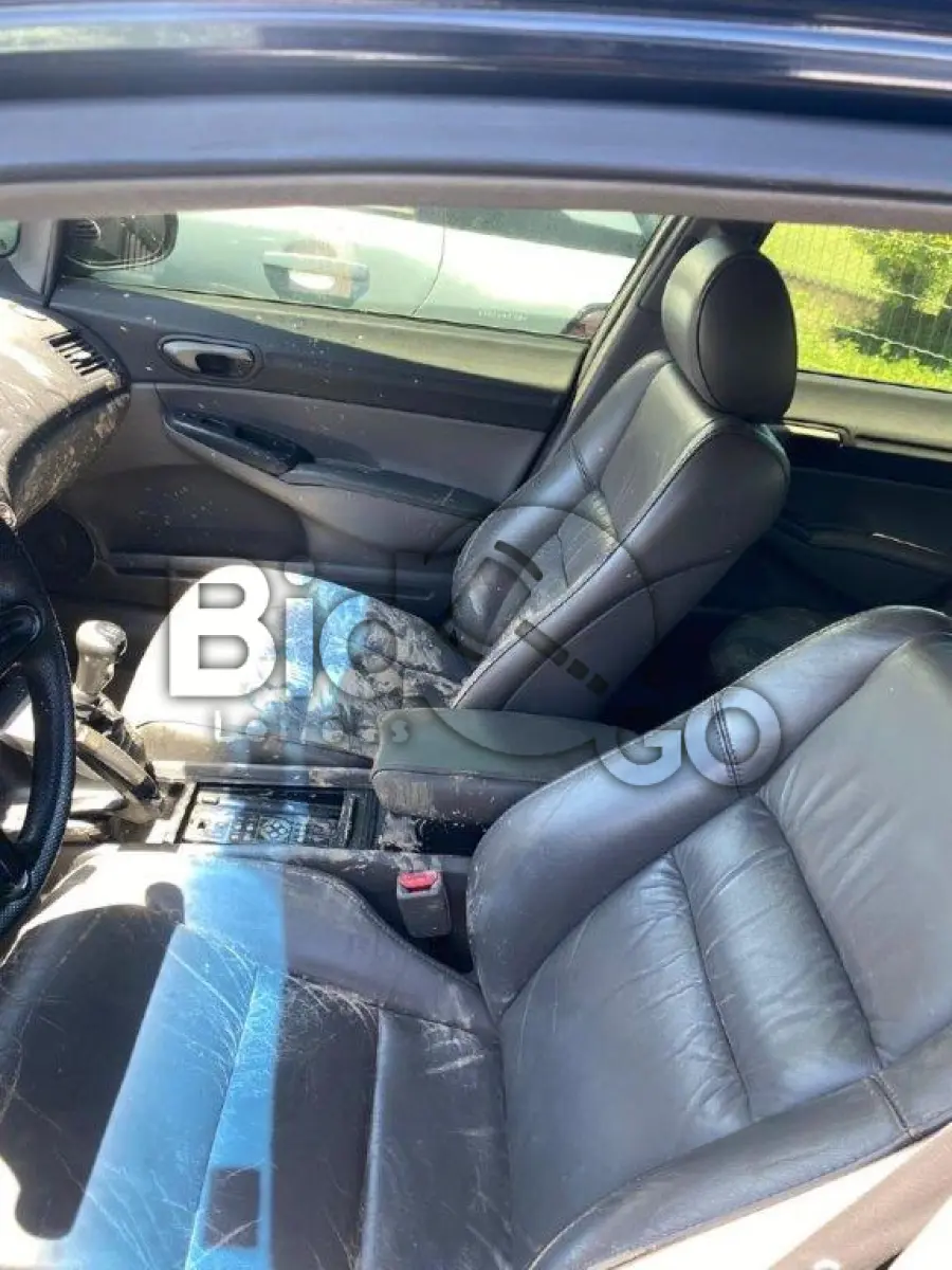 LOTE 036 - Espécie: PASSAGEIRO / Marca: HONDA / Modelo: CIVIC LXS FLEX / Placa: EEG7338 / UF: SC / Município: Jaraguá do Sul / Ano fabricação: 2008 / Ano modelo: 2008 / Cor: PRETA / Chassi: 93HFA65408Z244126 / Motor: R18A68244107 / RENAVAM: 00984316280