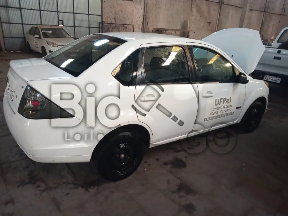 LOTE 017 - FORD/FIESTA SEDAN1.6FLEX, Ano/modelo: 2010/2011, Placa: IRI1502, Chassi: 9BFZF54P0B8119056, RENAVAM: 258399856, Tipo: Automóvel, Cor: Branca, Espécie: Passageiro, Motor: QF9AB8119056
