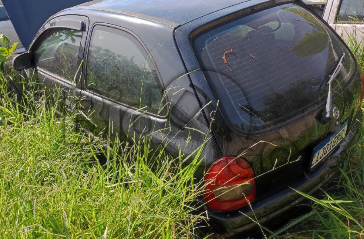 LOTE 006 - Espécie: PASSAGEIRO / Marca: GM / Modelo: CORSA WIND / Placa: IJQ1G92 / UF: RS / Município: Cidreira / Ano fabricação: 2000 / Ano modelo: 2001 / Cor: PRETA / Chassi: 9BGSC08Z01C152273 / Motor: NM0095150 / RENAVAM: 00743019350
