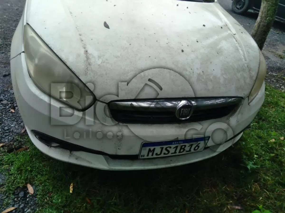 LOTE 055 - Espécie: PASSAGEIRO / Marca: FIAT / Modelo: SIENA ATTRACTIV 1.4 / Placa: MJS1B16 / UF: SC /Município: Palhoça / Ano fabricação: 2012 / Anomodelo: 2012 / Cor: BRANCA / Chassi: 9BD197132D3023305 / Motor: 327A0111049548 RENAVAM: 00483200620