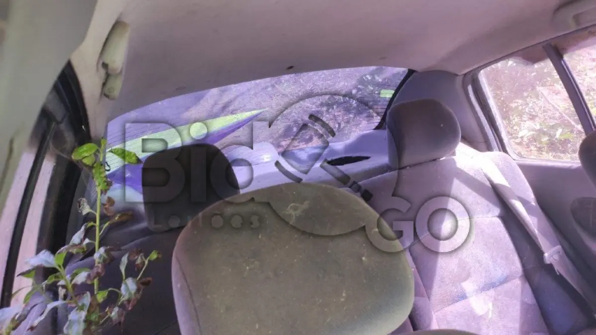 LOTE 014 - Espécie: PASSAGEIRO / Marca: RENAULT / Modelo: CLIO RT 1.0 16V / Placa: ILA7252 / UF: RS / Município: São Marcos / Ano fabricação: 2002 / Ano modelo: 2003 / Cor: PRETA / Chassi: 93YLB06253J393425 / Motor: D4DA700Q050045 / RENAVAM: 00797971505