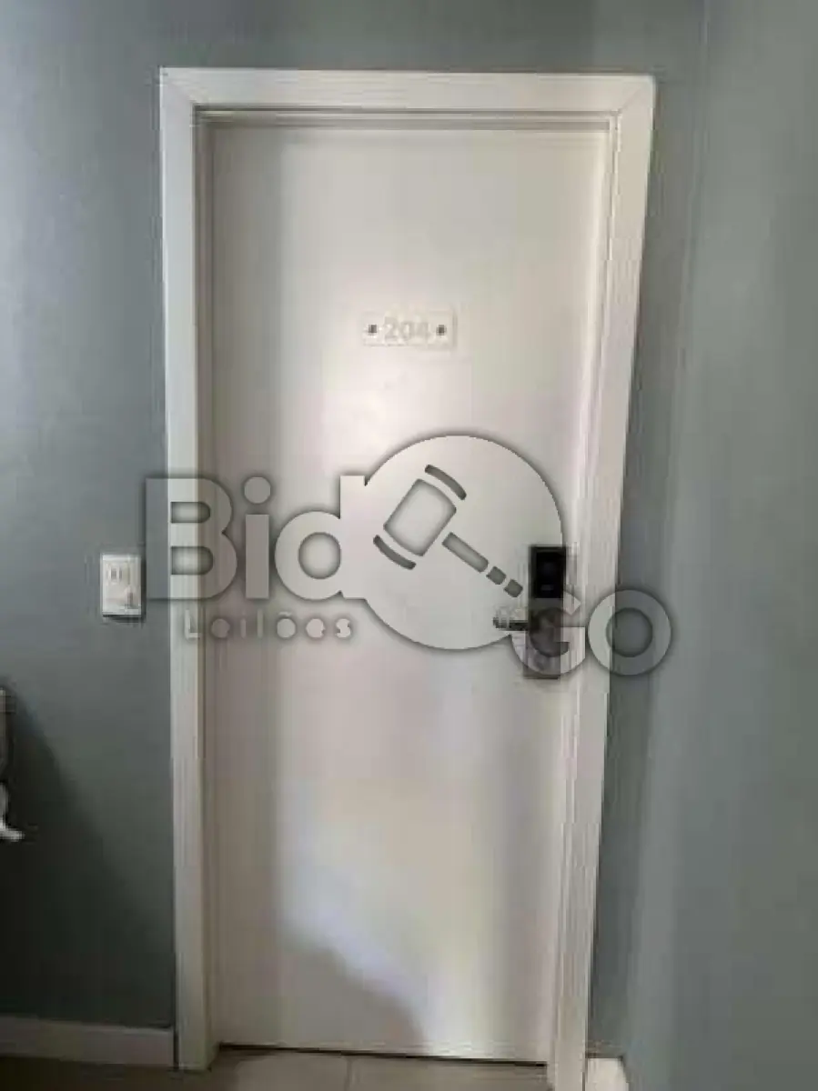 LOTE 001 - PARTE IDEAL (1.767,2510 m²) - "Um prédio residencial de alvenaria
