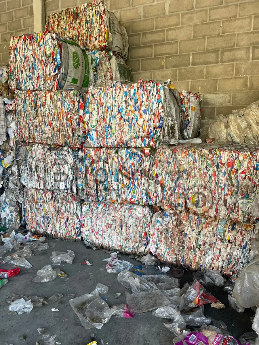 LOTE 011 - TETRA PAK (FARDOS) 3.600kg.