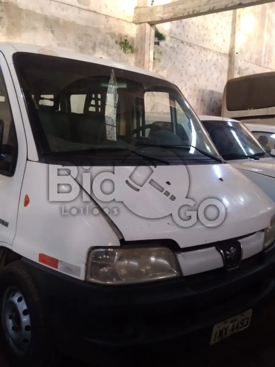 LOTE 018 - PEUGEOT/BOXER M33OM HDI, Ano/modelo: 2005/2006, Placa: IMX4493, Chassi: 936ZBPMMB62000919, RENAVAM: 874179378, Tipo: Microônibus, Cor: Branca, Espécie: Passageiro, Motor: 1022094115866