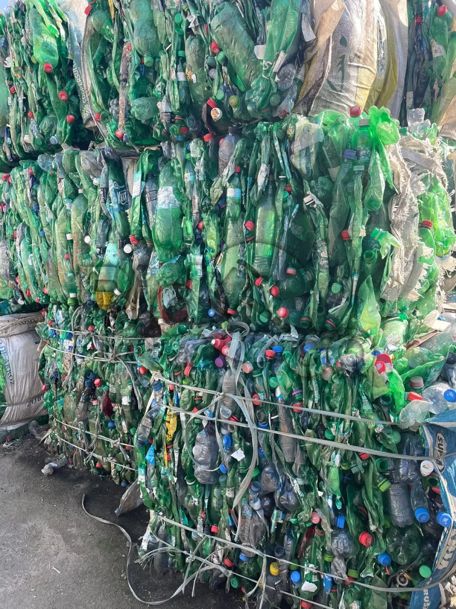 LOTE 007 - PET VERDE (FARDOS) 800Kg,