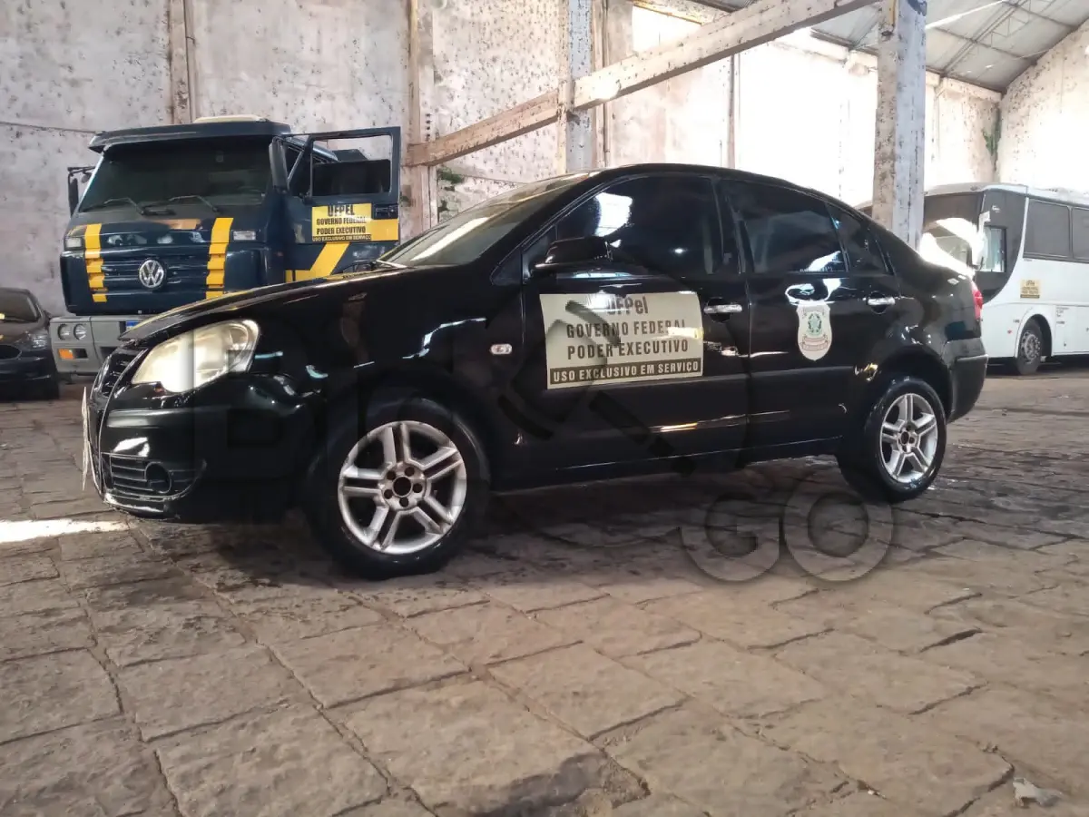 LOTE 015 - W/POLO SEDAN 1.6, Ano/modelo: 2007/2008, Placa: DZY6783, Chassi: 9BWJB09N28P018103, RENAVAM: 933415087, Tipo: Automóvel, Cor: Preta, Espécie: Passageiro, Motor: BPA220395