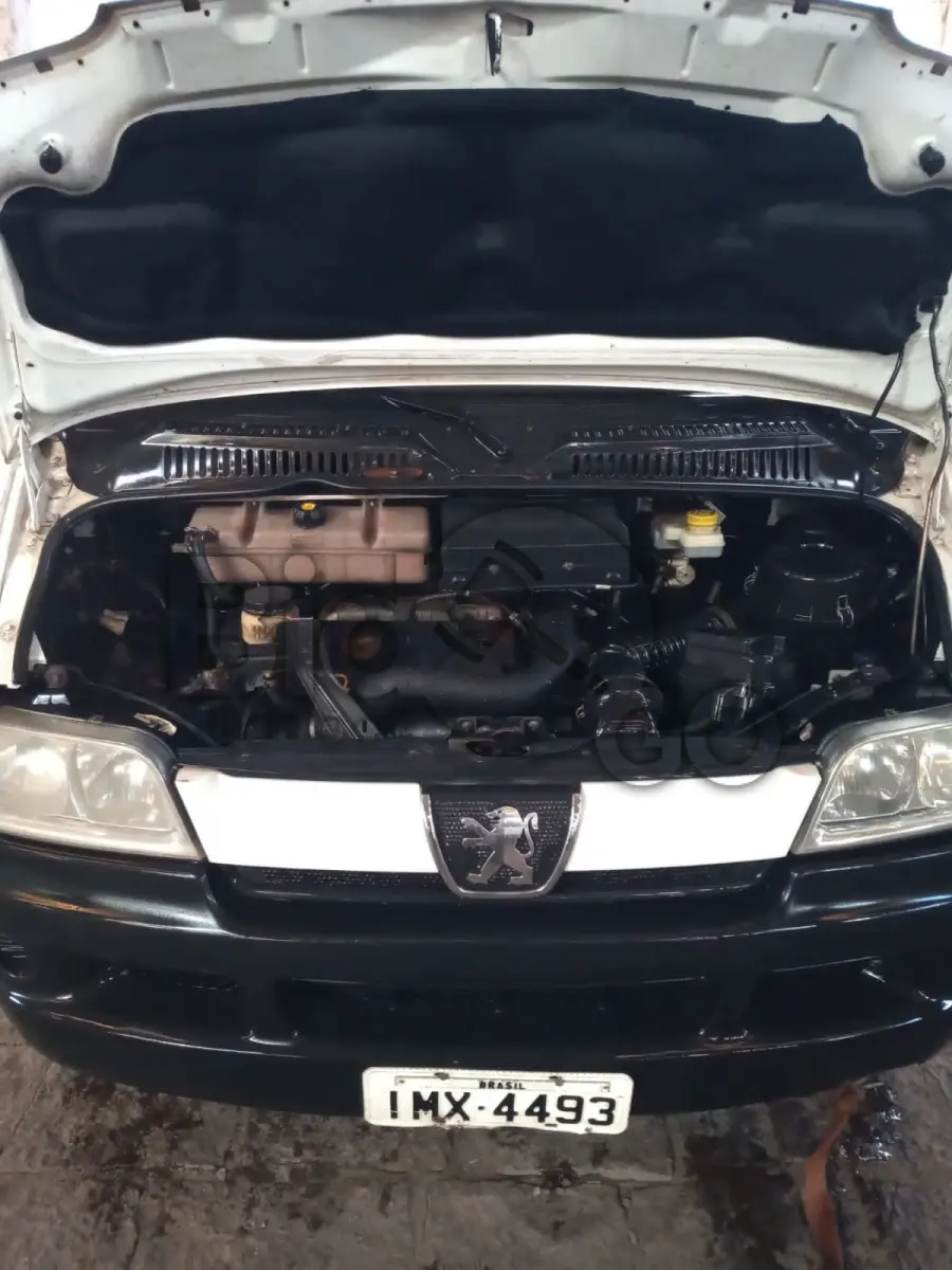 LOTE 018 - PEUGEOT/BOXER M33OM HDI, Ano/modelo: 2005/2006, Placa: IMX4493, Chassi: 936ZBPMMB62000919, RENAVAM: 874179378, Tipo: Microônibus, Cor: Branca, Espécie: Passageiro, Motor: 1022094115866