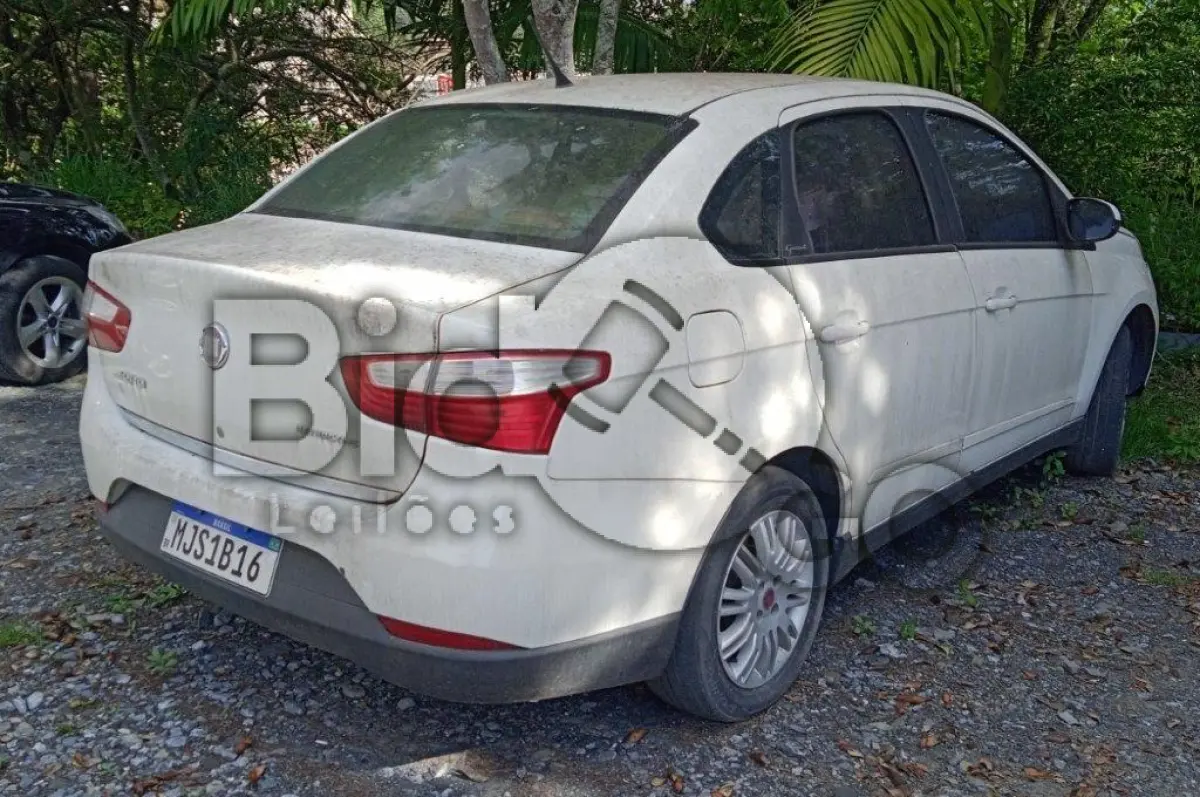 LOTE 055 - Espécie: PASSAGEIRO / Marca: FIAT / Modelo: SIENA ATTRACTIV 1.4 / Placa: MJS1B16 / UF: SC /Município: Palhoça / Ano fabricação: 2012 / Anomodelo: 2012 / Cor: BRANCA / Chassi: 9BD197132D3023305 / Motor: 327A0111049548 RENAVAM: 00483200620