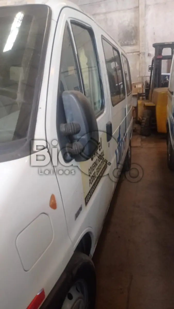 LOTE 018 - PEUGEOT/BOXER M33OM HDI, Ano/modelo: 2005/2006, Placa: IMX4493, Chassi: 936ZBPMMB62000919, RENAVAM: 874179378, Tipo: Microônibus, Cor: Branca, Espécie: Passageiro, Motor: 1022094115866
