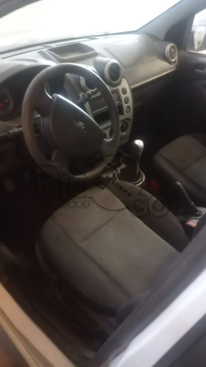 LOTE 020 - FORD/FIESTA SEDAN1.6FLEX, Ano/modelo: 2010/2011, Placa: IRI1436, Chassi: 9BFZF54P7B8118034, RENAVAM: 258375434, Tipo: Automóvel, Cor: Branca, Espécie: Passageiro, Motor: QF9AB8118034