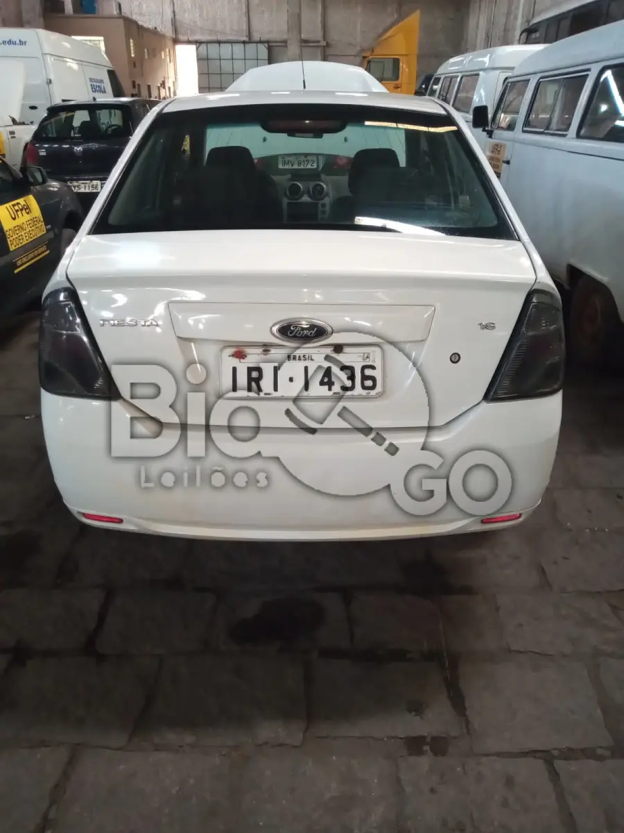 LOTE 020 - FORD/FIESTA SEDAN1.6FLEX, Ano/modelo: 2010/2011, Placa: IRI1436, Chassi: 9BFZF54P7B8118034, RENAVAM: 258375434, Tipo: Automóvel, Cor: Branca, Espécie: Passageiro, Motor: QF9AB8118034