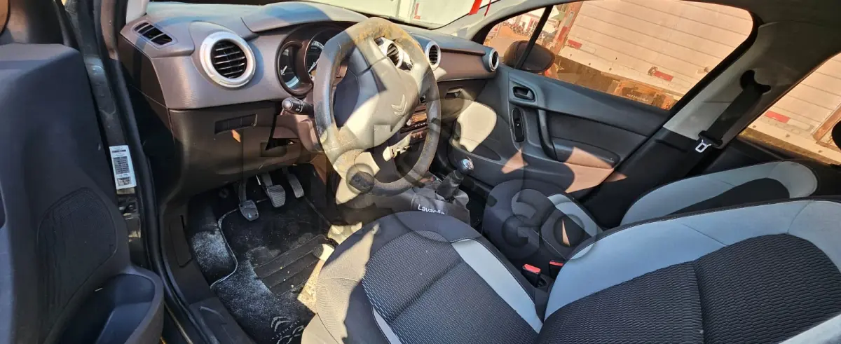 LOTE 013 - Espécie: PASSAGEIRO / Marca: CITROEN / Modelo: C3 PTECH M ORIG / Placa: PZS2883 / UF: SC / Município: Jaraguá do Sul / Ano fabricação: 2017 / Ano modelo: 2018 / Cor: CINZA / Chassi: 935SLHMZ1JB505555 / Motor: 10B2120015252 / RENAVAM: 1120900570